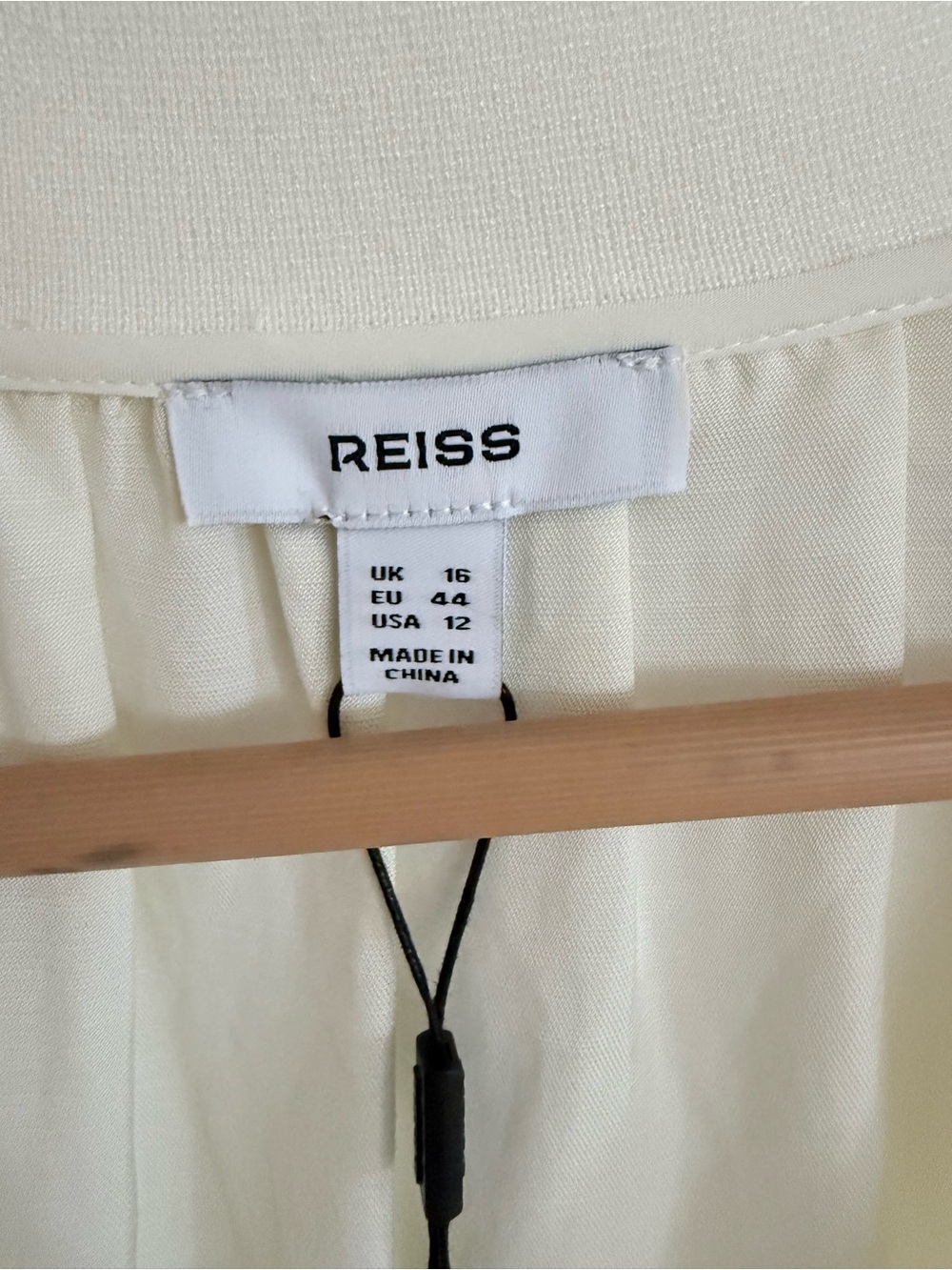 Reiss Isobel Popover Blouse in Pale Yellow - Picture 5 of 12